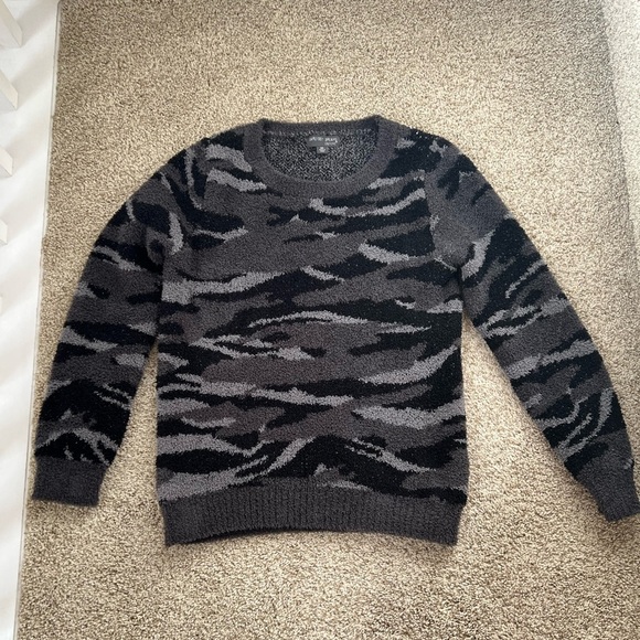 PRICE NOW FIRM Barefoot Dreams Cozy Chic Seaside Crewneck Sweater Size XS - Picture 1 of 3